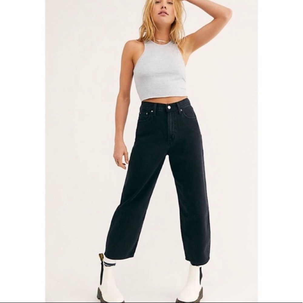 ONE DAY SALE Levi’s Balloon Leg Jean in Black Size 24